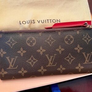 Louis Vuitton ADÈLE LEATHER WALLET W/Red Interior
